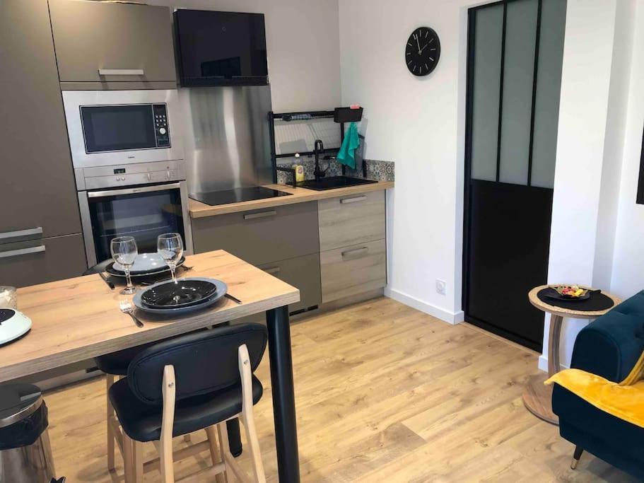 Maisonnette Avec Terrasse Argences Eksteriør bilde
