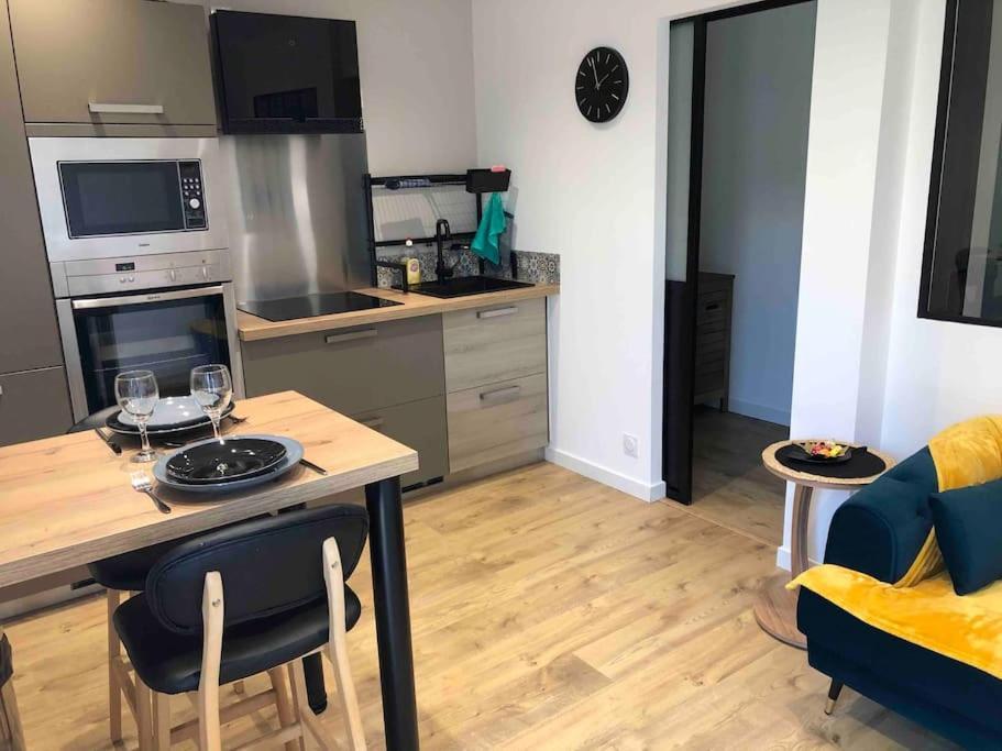 Maisonnette Avec Terrasse Argences Eksteriør bilde