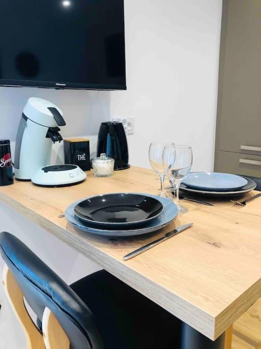 Maisonnette Avec Terrasse Argences Eksteriør bilde