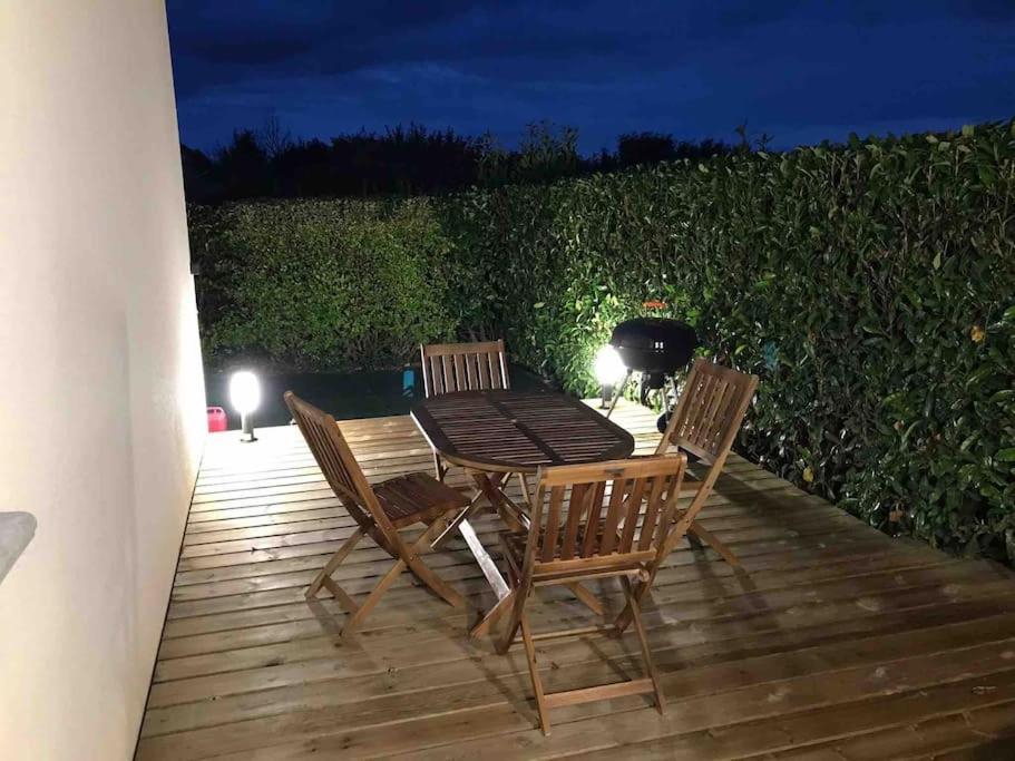 Maisonnette Avec Terrasse Argences Eksteriør bilde