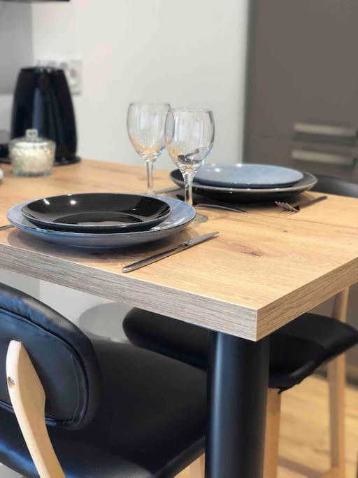 Maisonnette Avec Terrasse Argences Eksteriør bilde